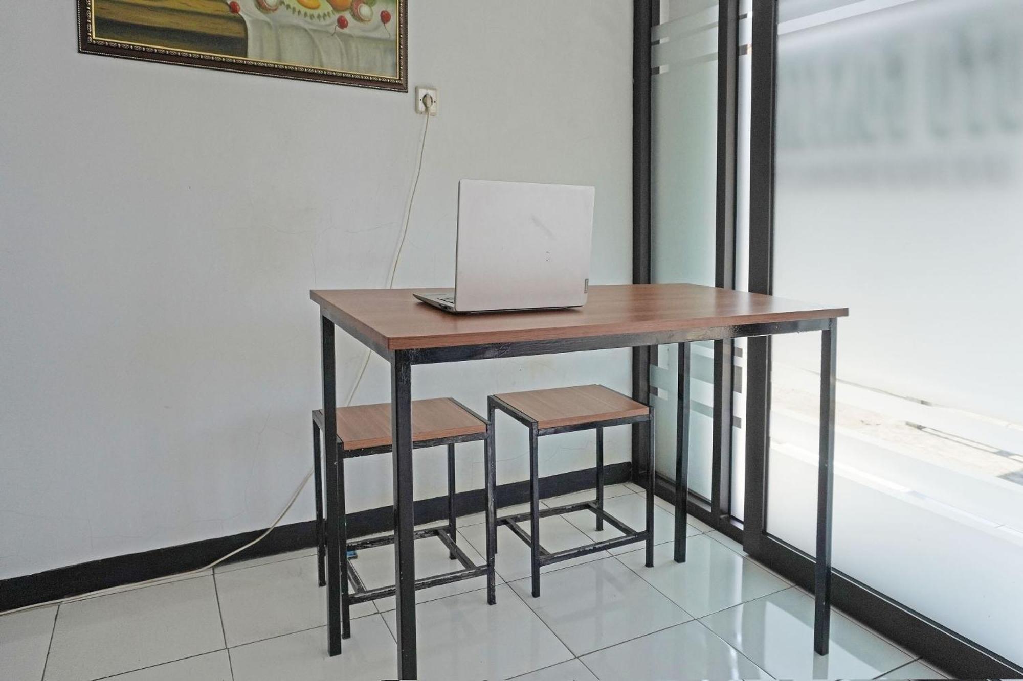 Oyo 91762 Green Home Stay Syariah ปูร์วาการ์ตา ภายนอก รูปภาพ