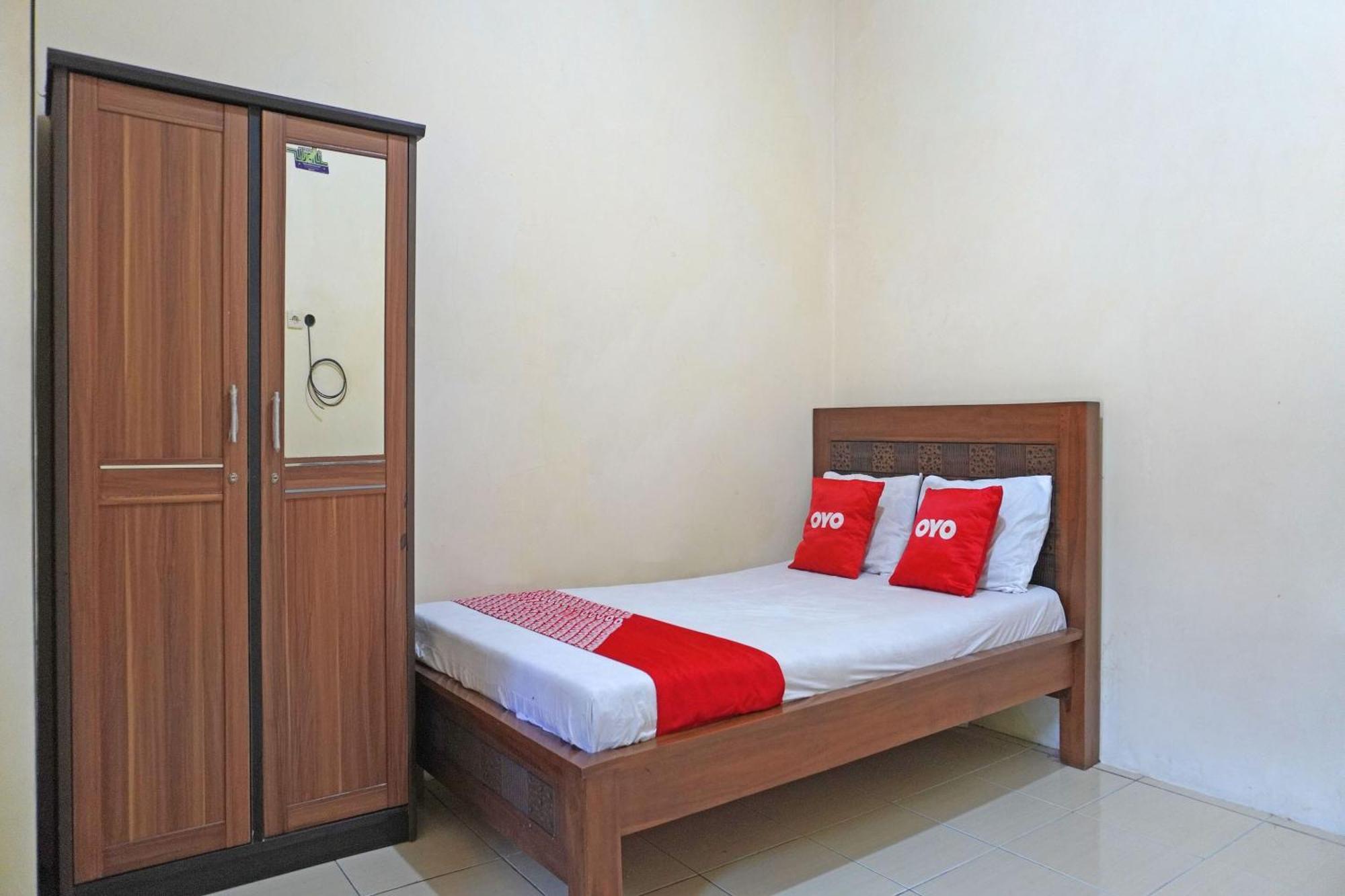 Oyo 91762 Green Home Stay Syariah ปูร์วาการ์ตา ภายนอก รูปภาพ