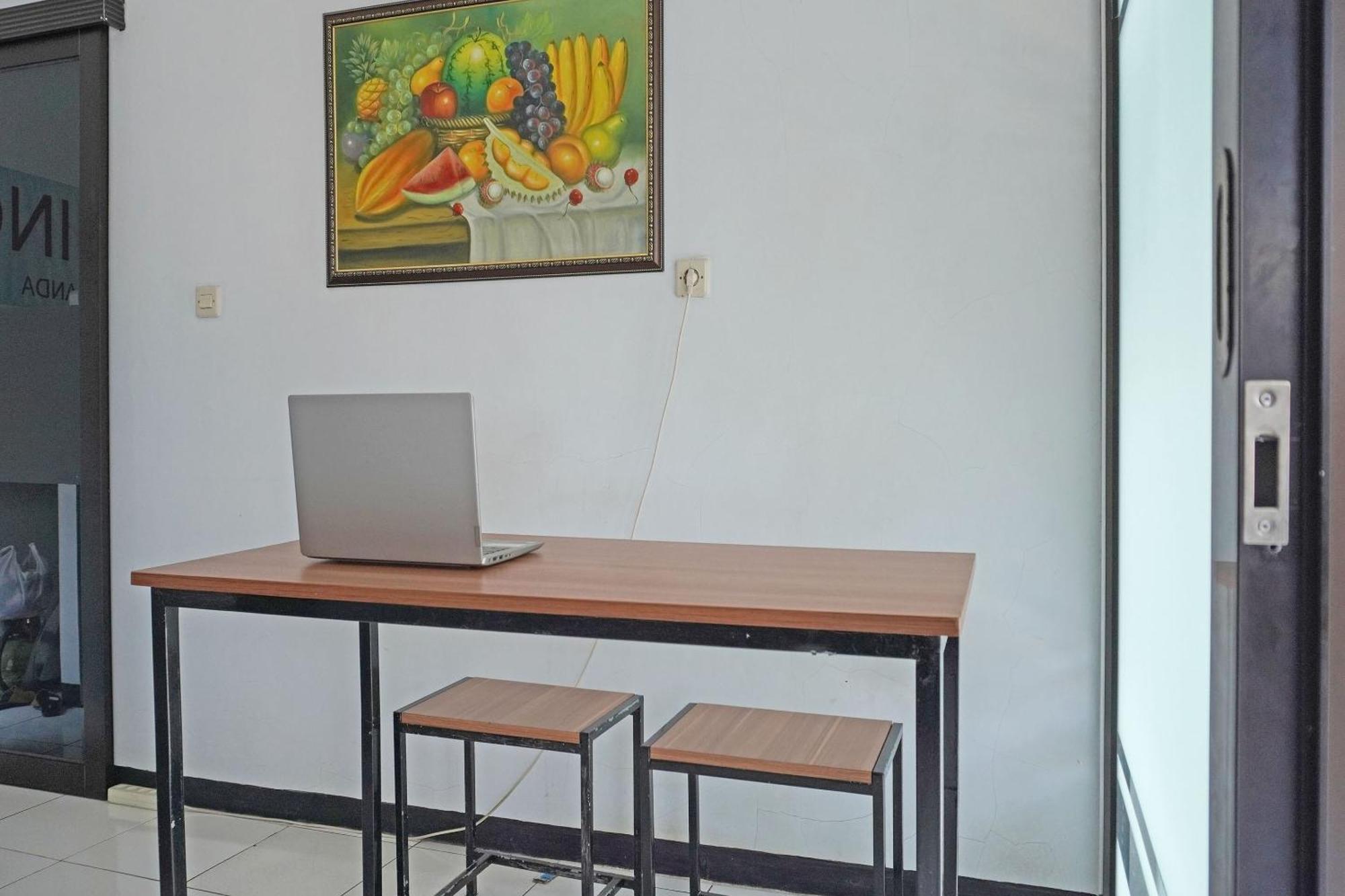Oyo 91762 Green Home Stay Syariah ปูร์วาการ์ตา ภายนอก รูปภาพ