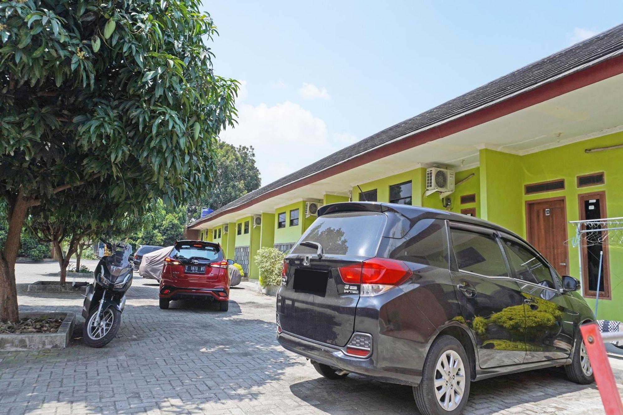 Oyo 91762 Green Home Stay Syariah ปูร์วาการ์ตา ภายนอก รูปภาพ