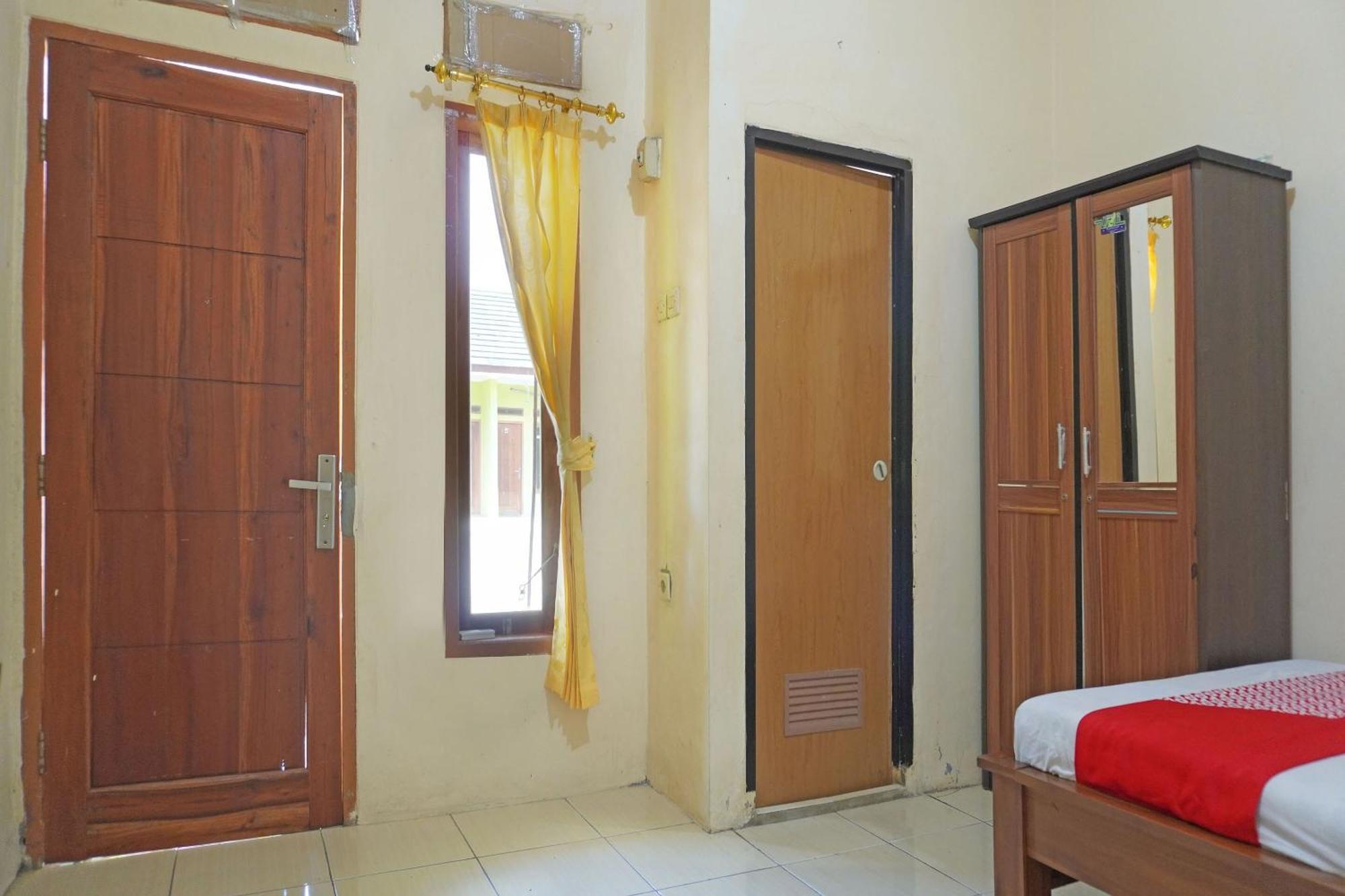 Oyo 91762 Green Home Stay Syariah ปูร์วาการ์ตา ภายนอก รูปภาพ