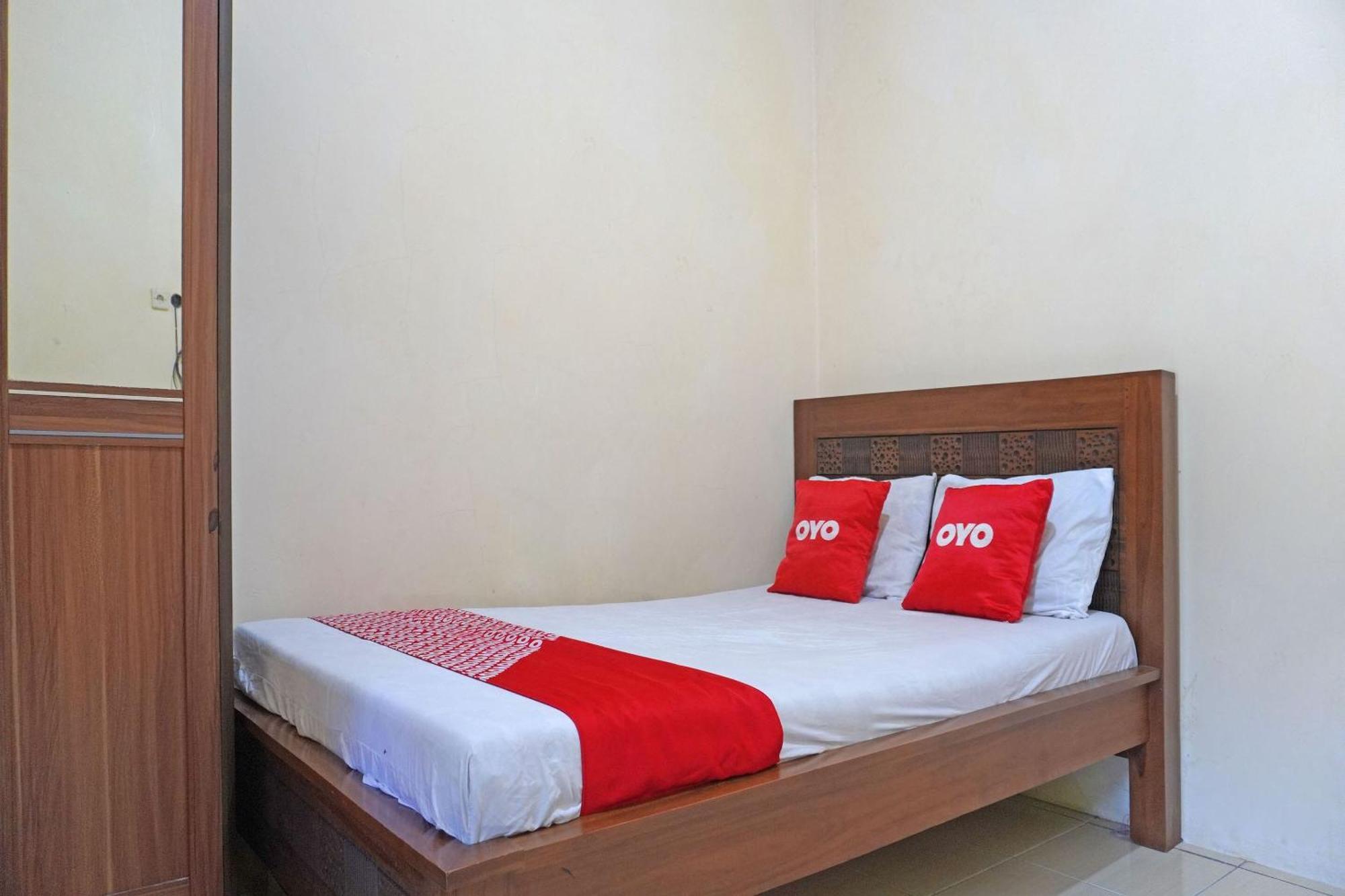 Oyo 91762 Green Home Stay Syariah ปูร์วาการ์ตา ภายนอก รูปภาพ