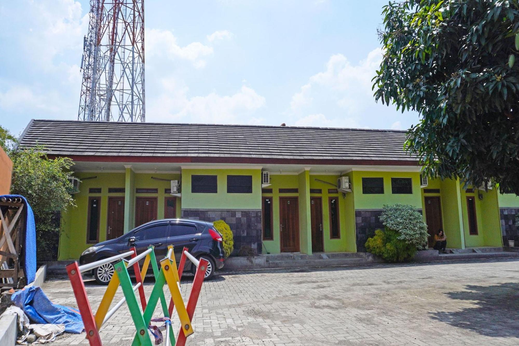 Oyo 91762 Green Home Stay Syariah ปูร์วาการ์ตา ภายนอก รูปภาพ